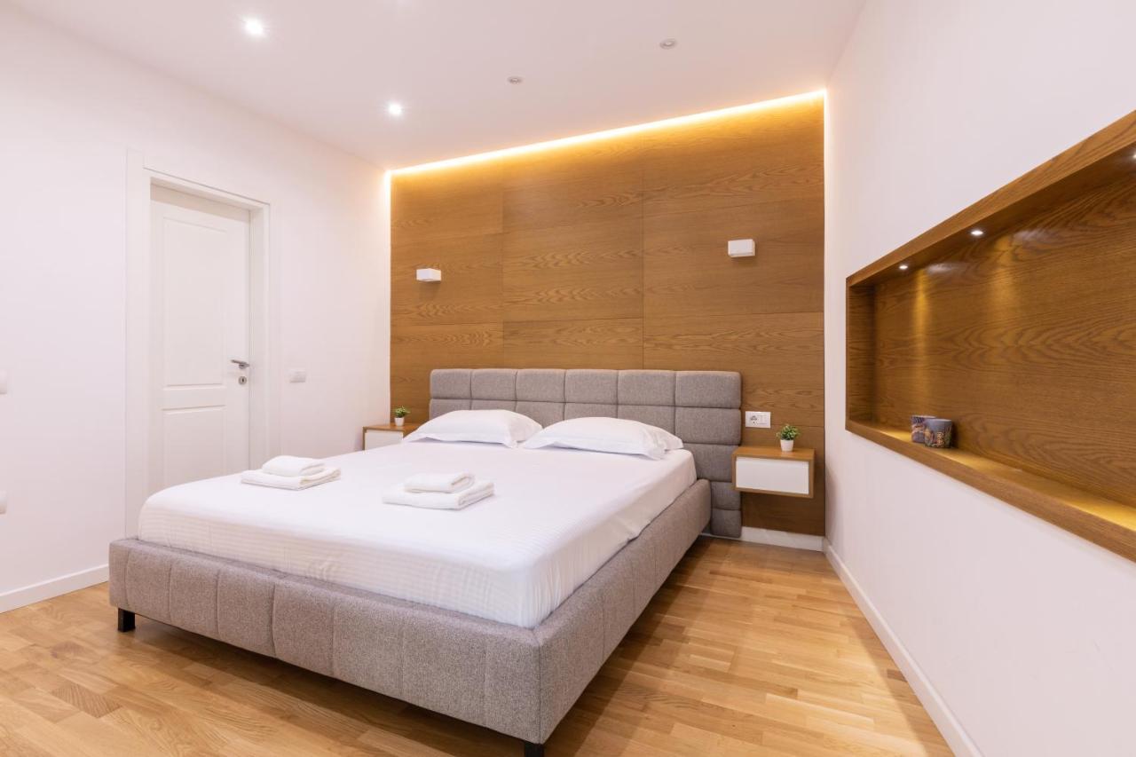 Exclusive 2 Bedrooms Apartment Тирана Екстериор снимка
