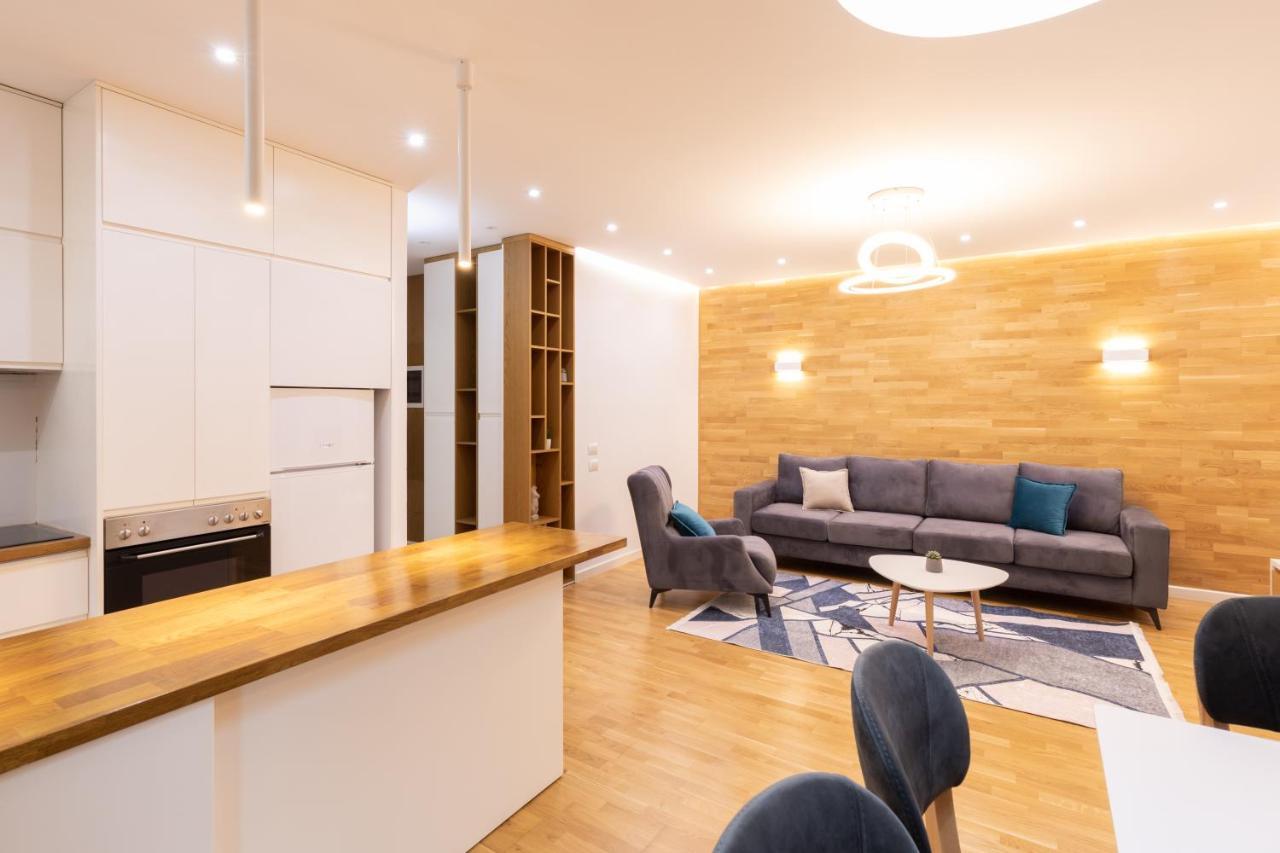 Exclusive 2 Bedrooms Apartment Тирана Екстериор снимка