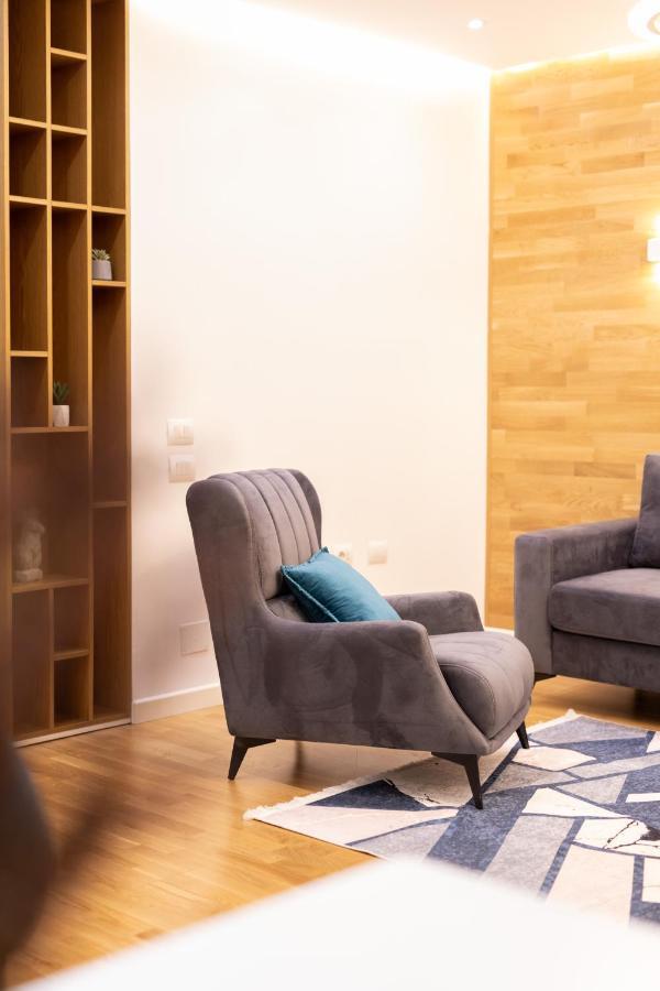 Exclusive 2 Bedrooms Apartment Тирана Екстериор снимка
