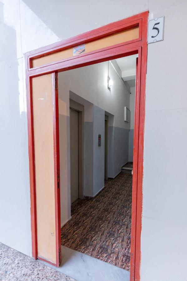 Exclusive 2 Bedrooms Apartment Тирана Екстериор снимка