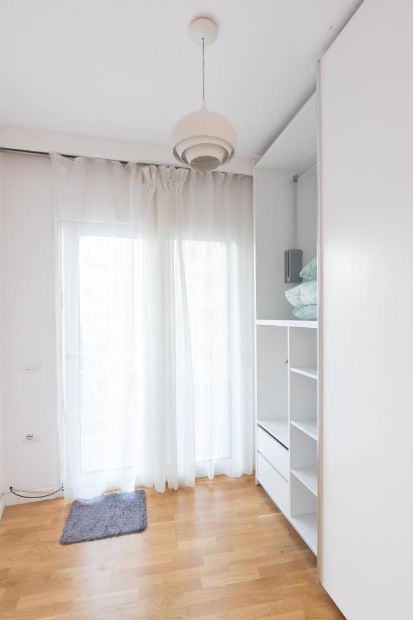 Exclusive 2 Bedrooms Apartment Тирана Екстериор снимка