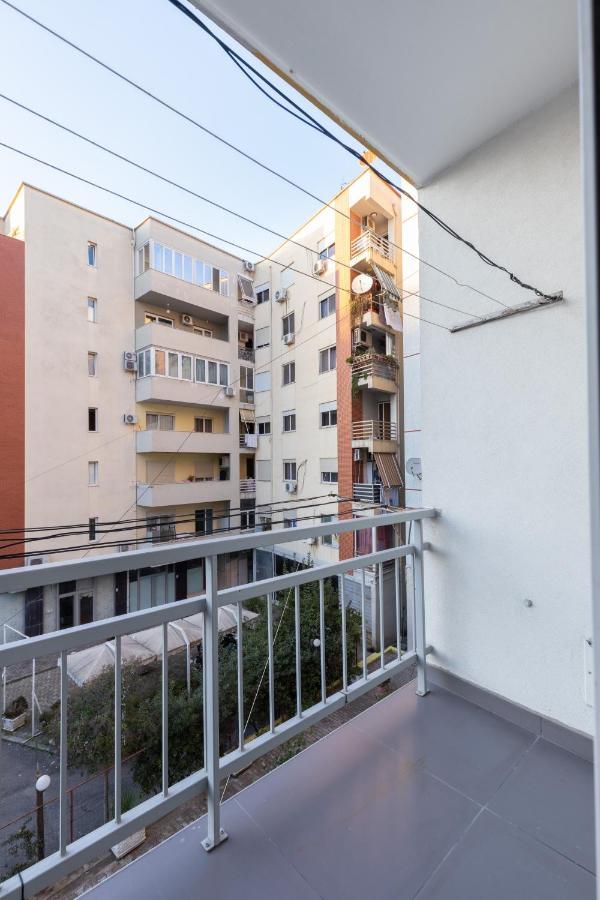 Exclusive 2 Bedrooms Apartment Тирана Екстериор снимка