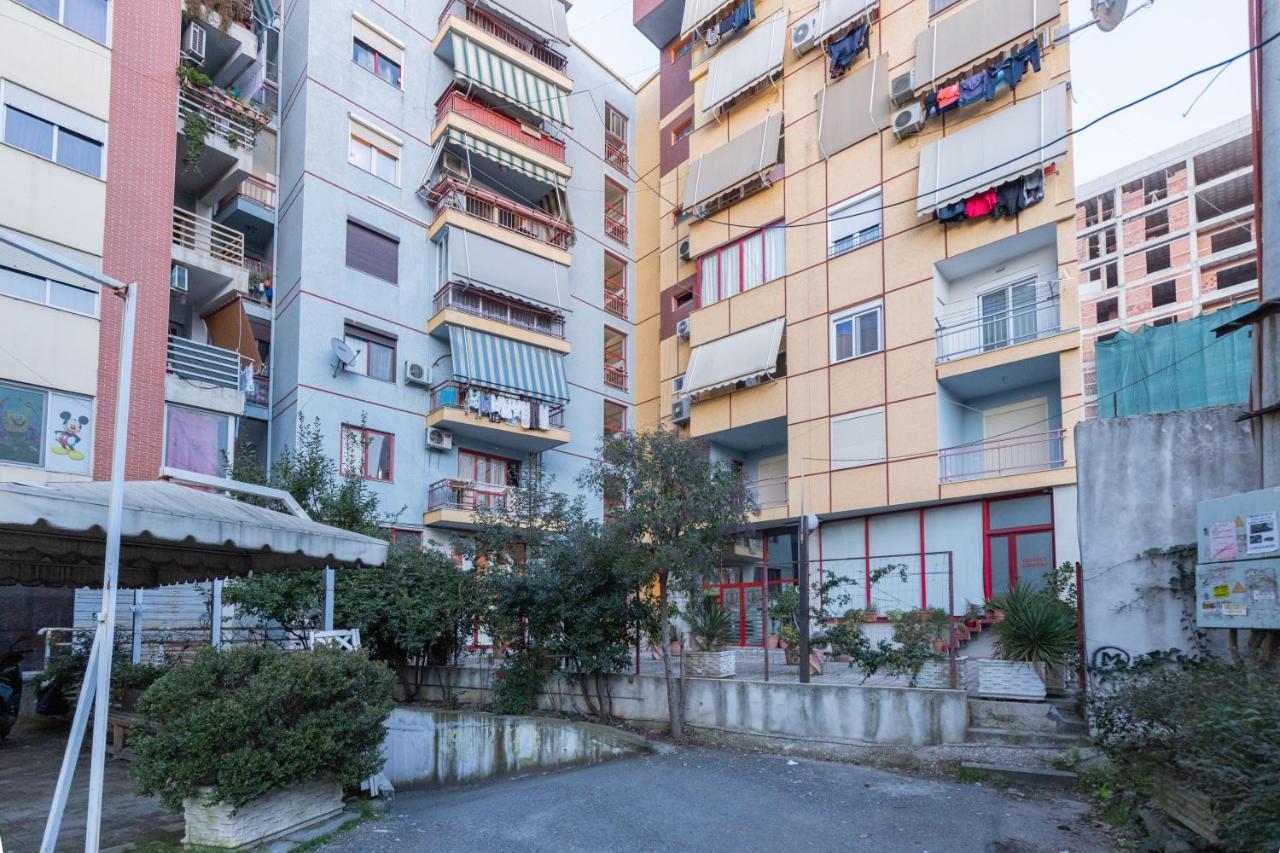 Exclusive 2 Bedrooms Apartment Тирана Екстериор снимка